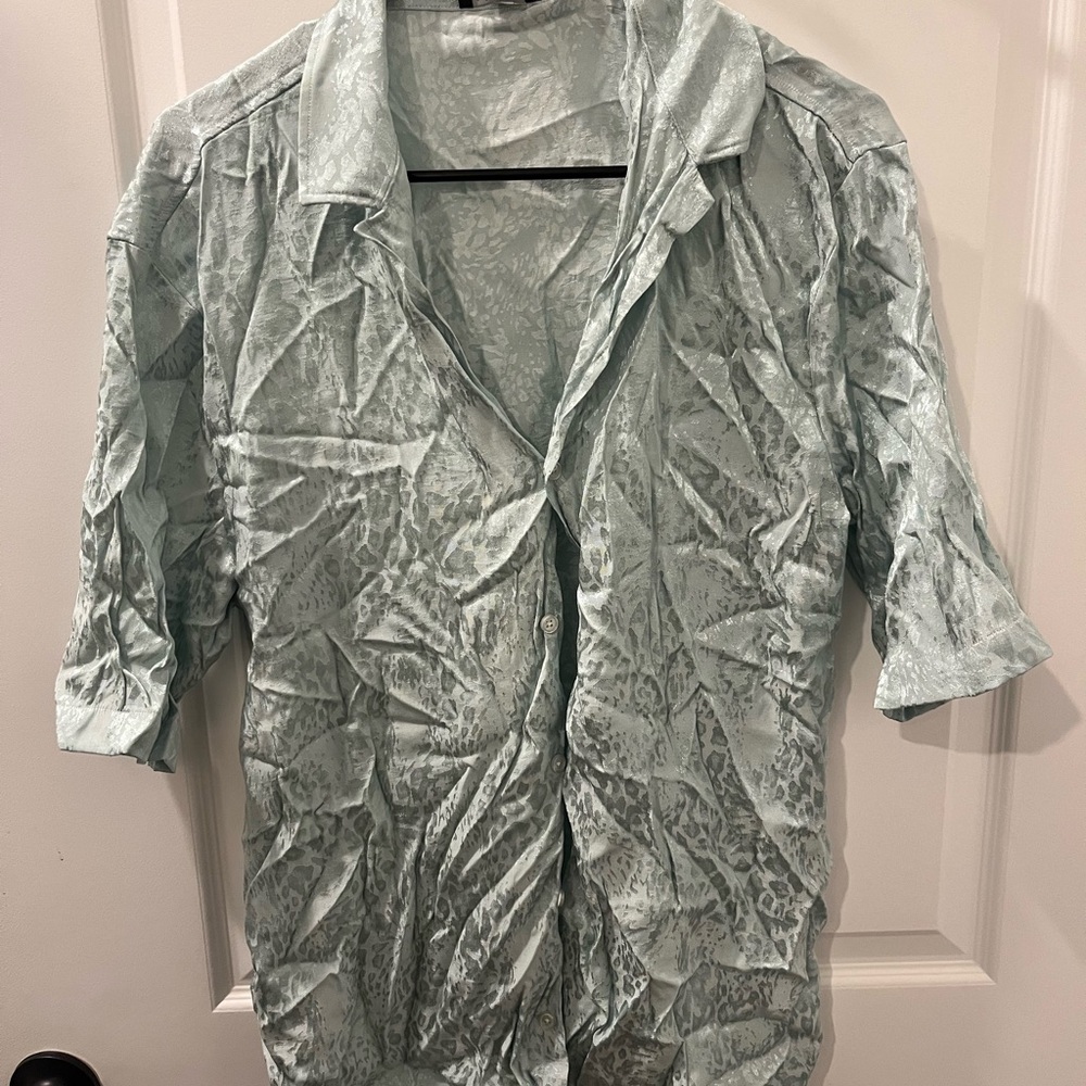 Men's Casual Button Down Shirt - Light blue